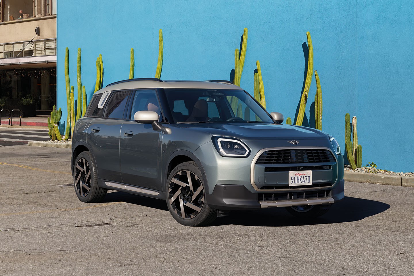 MINI Basic Loan – MINI Countryman - side view